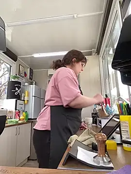 cinnabon  online show from 03/14/25, 09:14