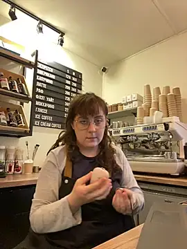 cinnabon  online show from 10/25/25, 11:53