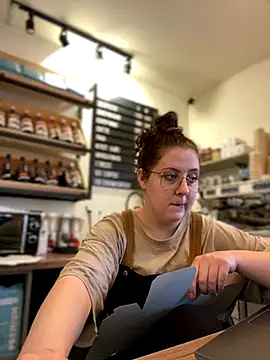 cinnabon  online show from 11/14/25, 12:31