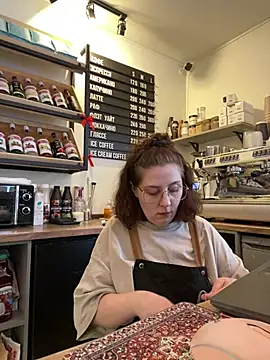 cinnabon  online show from 02/03/26, 01:27