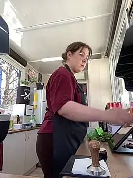 cinnabon  online show from 03/08/25, 08:11