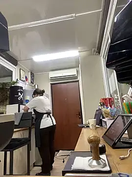 cinnabon  online show from 02/12/25, 05:37