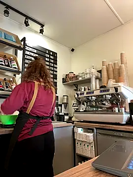 cinnabon  online show from 09/25/25, 02:01