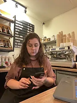 cinnabon  online show from 10/06/25, 12:28