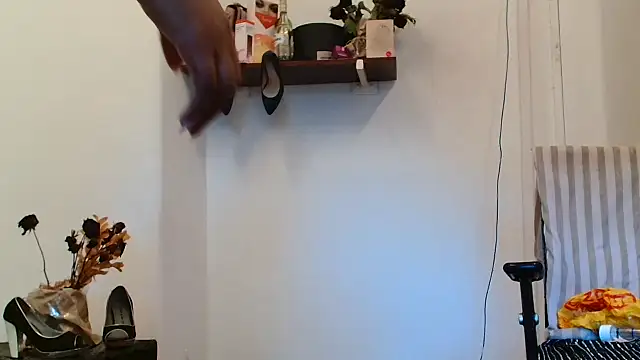 Snapshot of xTALLSEXYBUMx chatting on 09/17/25, 06:04 xTALLSEXYBUMx online show from 09/17/25, 06:04