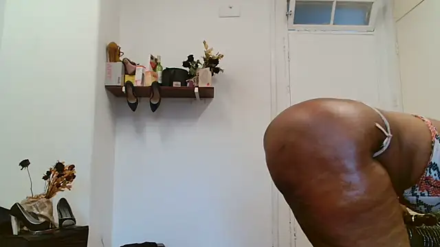 Snapshot of xTALLSEXYBUMx chatting on 09/25/25, 05:46 xTALLSEXYBUMx online show from 09/25/25, 05:46