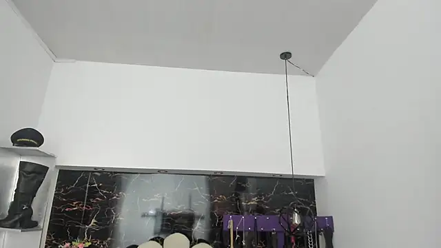 Snapshot of Kathia_Armstrong chatting on 02/04/25, 01:16 Kathia Armstrong online show from 02/04/25, 01:16