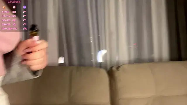 LindaFarmer online show from 12/21/25, 03:41