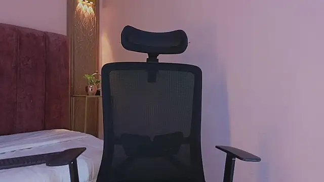 Snapshot of Emy_leon chatting on 11/16/25, 07:13 Emy leon online show from 11/16/25, 07:13