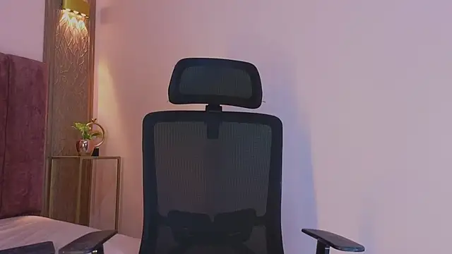 Snapshot of Emy_leon chatting on 11/11/25, 07:08 Emy leon online show from 11/11/25, 07:08