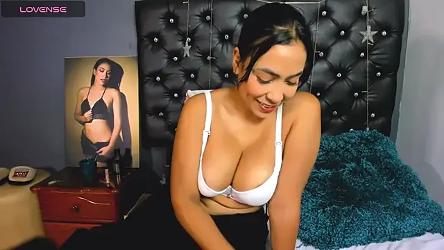 catalinamuss  online show from 04/08/26, 01:45
