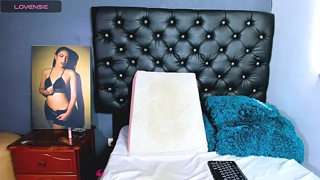 catalinamuss  online show from 11/14/25, 06:22