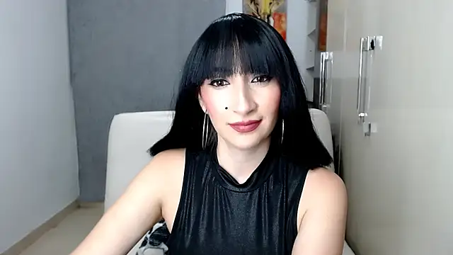 Snapshot of Laura-pervert chatting on 11/15/25, 01:09 Laura-pervert online show from 11/15/25, 01:09