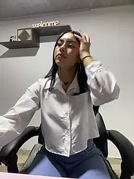 emily 22x online show from 03/18/25, 12:19