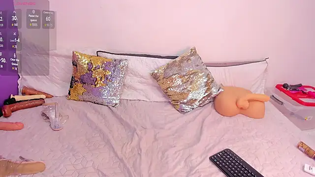 Snapshot of cookplleaser chatting on 10/21/25, 11:31 cookplleaser online show from 10/21/25, 11:31