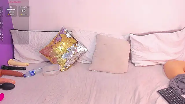 Snapshot of cookplleaser chatting on 10/18/25, 11:34 cookplleaser online show from 10/18/25, 11:34