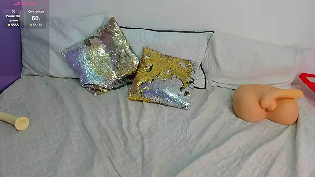 Snapshot of cookplleaser chatting on 12/15/25, 11:38 cookplleaser online show from 12/15/25, 11:38