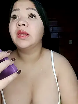 Snapshot of Chantal_lopez chatting on 10/15/25, 05:32 Chantal lopez online show from 10/15/25, 05:32