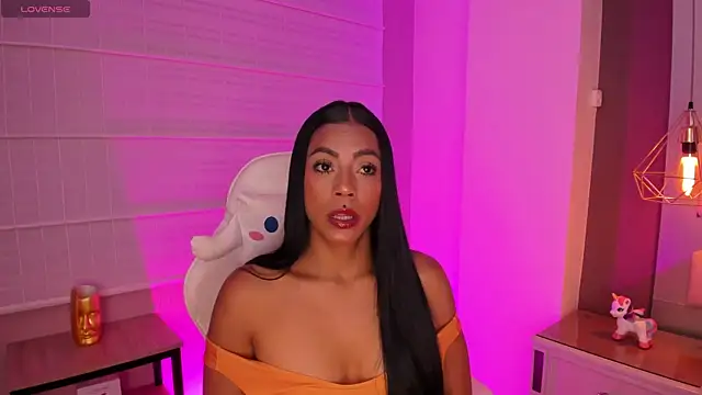 Snapshot of Amber_villalobos_ chatting on 10/02/25, 04:27 Amber villalobos online show from 10/02/25, 04:27