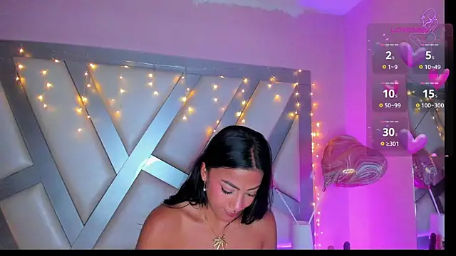 Snapshot of Amber_villalobos_ chatting on 02/15/25, 11:06 Amber villalobos online show from 02/15/25, 11:06