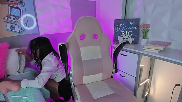 Amber villalobos  online show from 03/28/26, 02:23