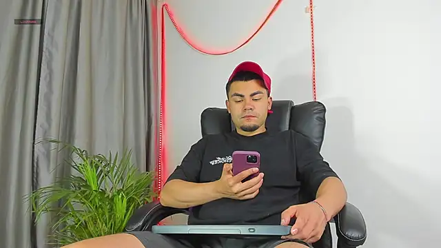 kalivan voinesscu online show from 12/01/25, 08:04