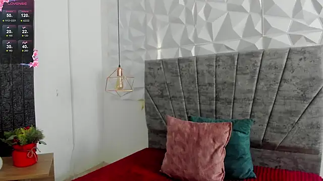 Snapshot of April1_sc chatting on 12/22/25, 08:31 April1 sc online show from 12/22/25, 08:31