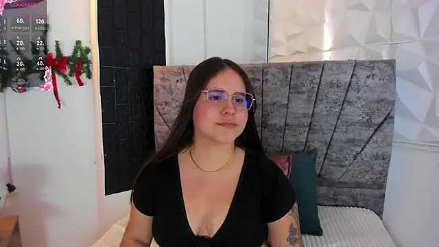 Snapshot of April1_sc chatting on 12/04/25, 08:30 April1 sc online show from 12/04/25, 08:30