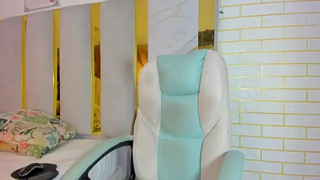 Lia Ashley online show from 11/28/25, 06:19