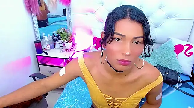 Snapshot of antonela_xxx chatting on 03/07/25, 10:32 antonela xxx online show from 03/07/25, 10:32