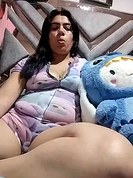 Snapshot of naughty-sharlot chatting on 03/06/25, 11:31 naughty-sharlot online show from 03/06/25, 11:31