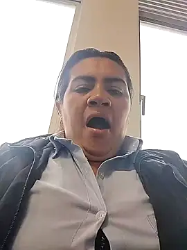 Snapshot of naughty-sharlot chatting on 10/31/25, 02:57 naughty-sharlot online show from 10/31/25, 02:57