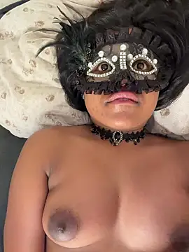 Bella Luna18 online show from 12/16/25, 07:07