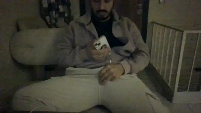 Snapshot of DateMike94 chatting on 10/15/25, 09:01 DateMike94 online show from 10/15/25, 09:01