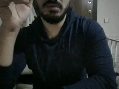 Snapshot of DateMike94 chatting on 01/05/25, 10:19 DateMike94 online show from 01/05/25, 10:19