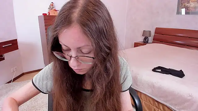 Snapshot of Pantyhose_Mila chatting on 10/16/25, 07:11 Pantyhose Mila online show from 10/16/25, 07:11
