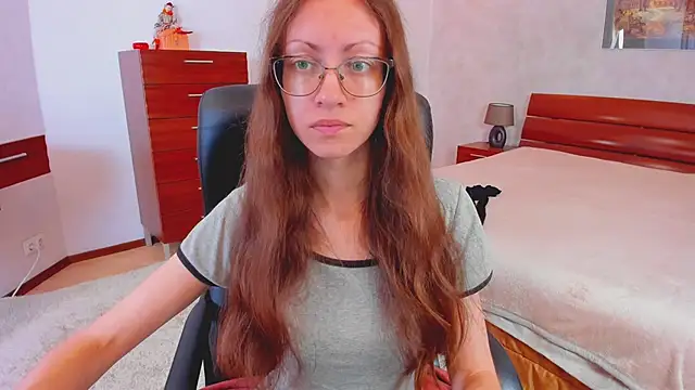 Pantyhose Mila online show from 10/19/25, 07:05