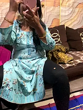 Snapshot of Tameesh_sexy_mistress chatting on 12/14/25, 04:56 Tameesh sexy mistress online show from 12/14/25, 04:56