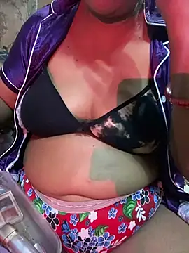 Snapshot of Tameesh_sexy_mistress chatting on 04/17/26, 04:32 Tameesh sexy mistress online show from 04/17/26, 04:32