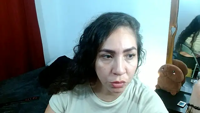 Snapshot of naihroby chatting on 03/08/25, 04:23 naihroby online show from 03/08/25, 04:23
