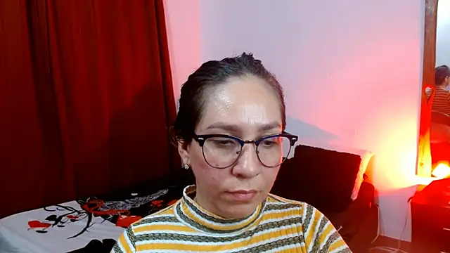 Snapshot of naihroby chatting on 02/18/25, 03:21 naihroby online show from 02/18/25, 03:21