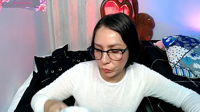 naihroby online show from 04/24/26, 02:13