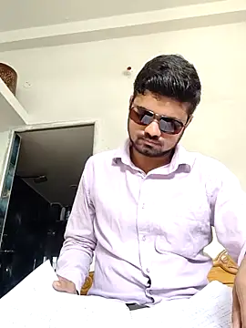 Ishan003 online show from 06/01/26, 04:24