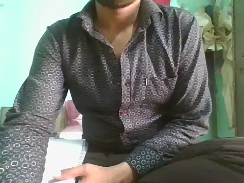 Ishan003 online show from 10/27/25, 04:46