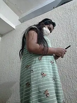 Priya Strip online show from 05/20/26, 01:35
