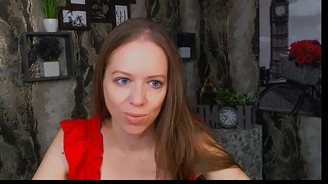 Snapshot of GloriaSi_ chatting on 09/11/25, 04:34 GloriaSi online show from 09/11/25, 04:34