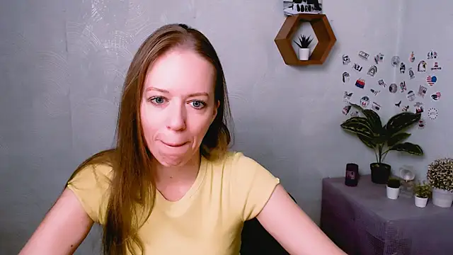 Snapshot of GloriaSi_ chatting on 09/15/25, 04:35 GloriaSi online show from 09/15/25, 04:35