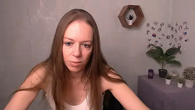 Snapshot of GloriaSi_ chatting on 09/14/25, 04:24 GloriaSi online show from 09/14/25, 04:24