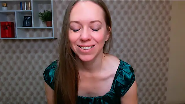 Snapshot of GloriaSi_ chatting on 10/17/25, 05:00 GloriaSi online show from 10/17/25, 05:00
