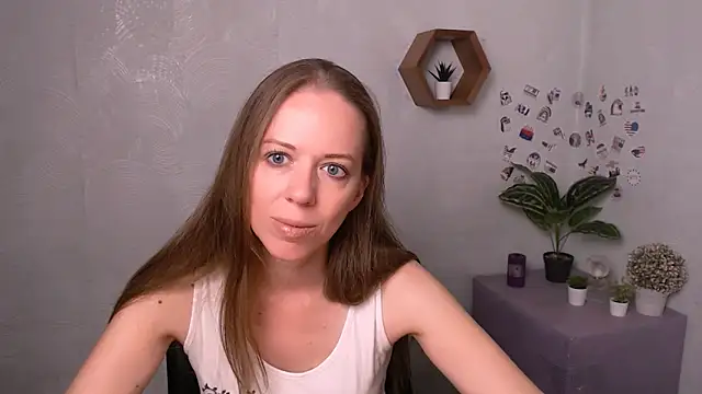 Snapshot of GloriaSi_ chatting on 09/12/25, 04:40 GloriaSi online show from 09/12/25, 04:40
